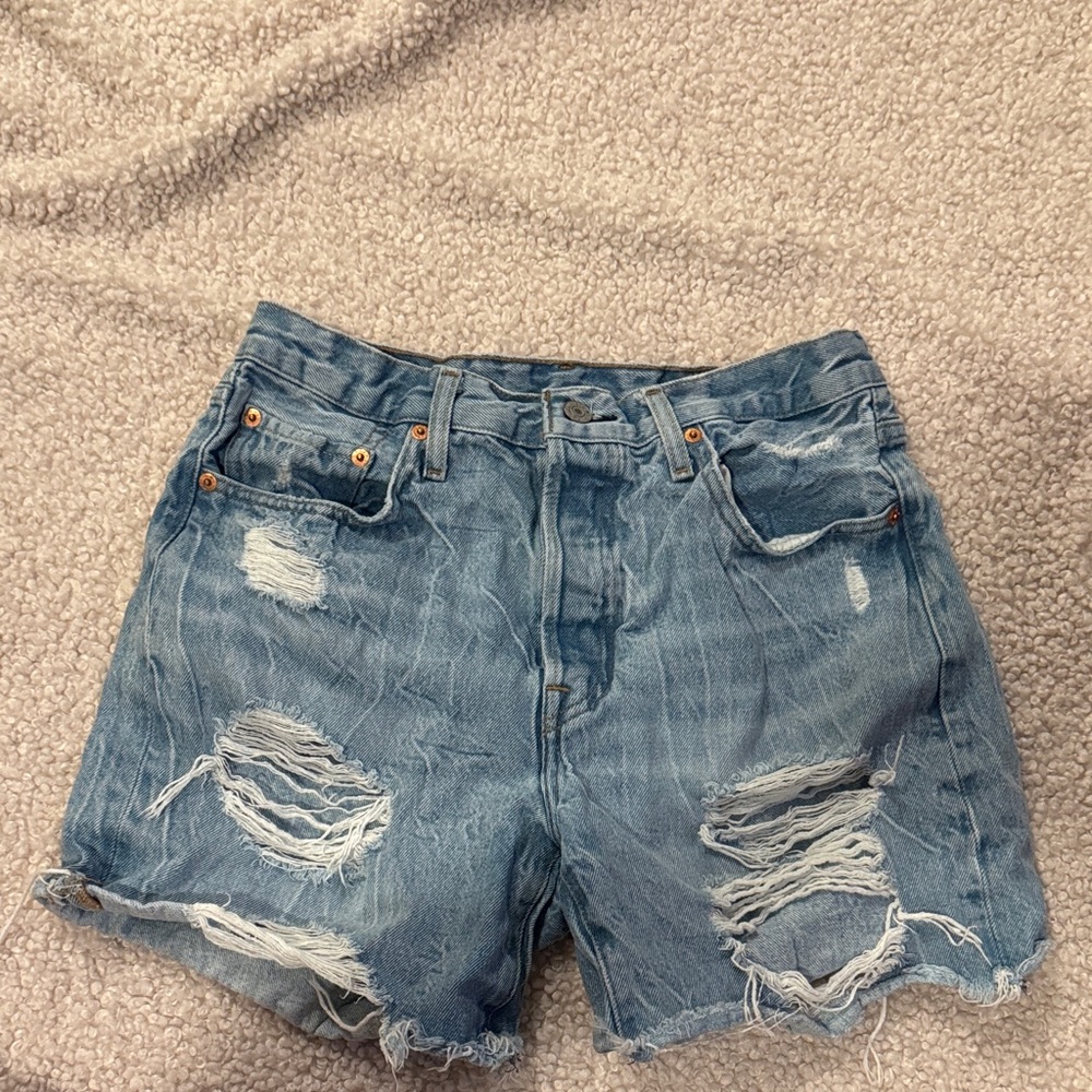 Levi’s Distressed Denim Women Shorts